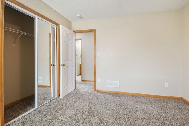 Building Photo - 3 Bedroom 2 Bath - Pleasant Hill