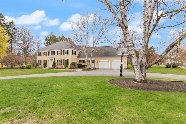 Building Photo - 25 Saddle Club Rd