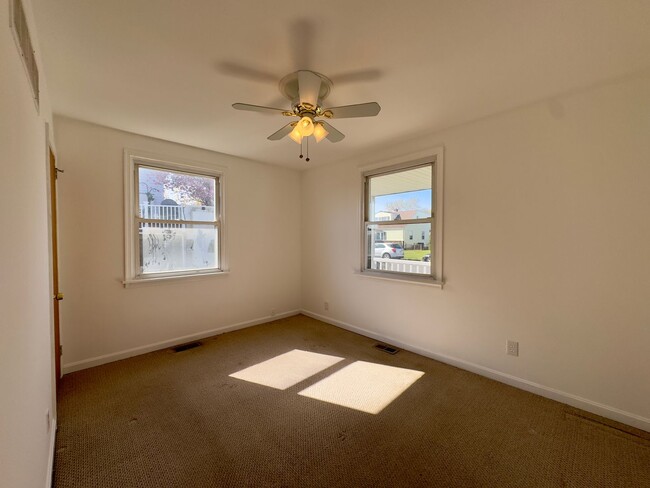 Building Photo - Charming 4 Bedroom/2 Bathroom Home in Dundalk, MD!