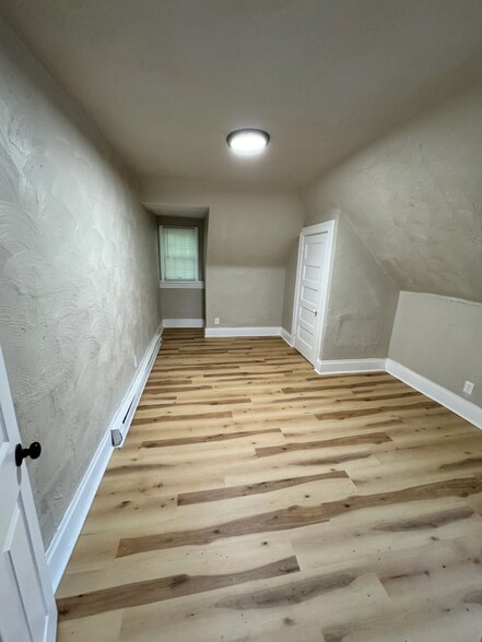 Building Photo - 755 Chislett St