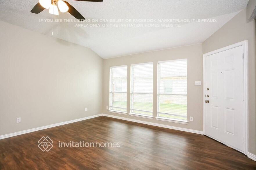 Building Photo - 1047 Waterview Dr