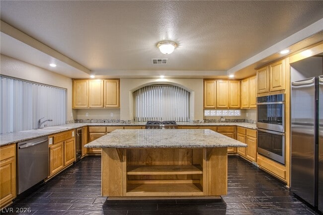 Building Photo - 6637 Coronado Palms Ave