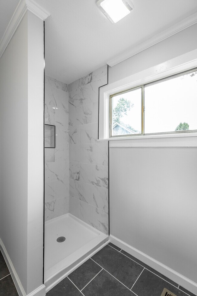 Bathroom 1 - 219 Vreeland St