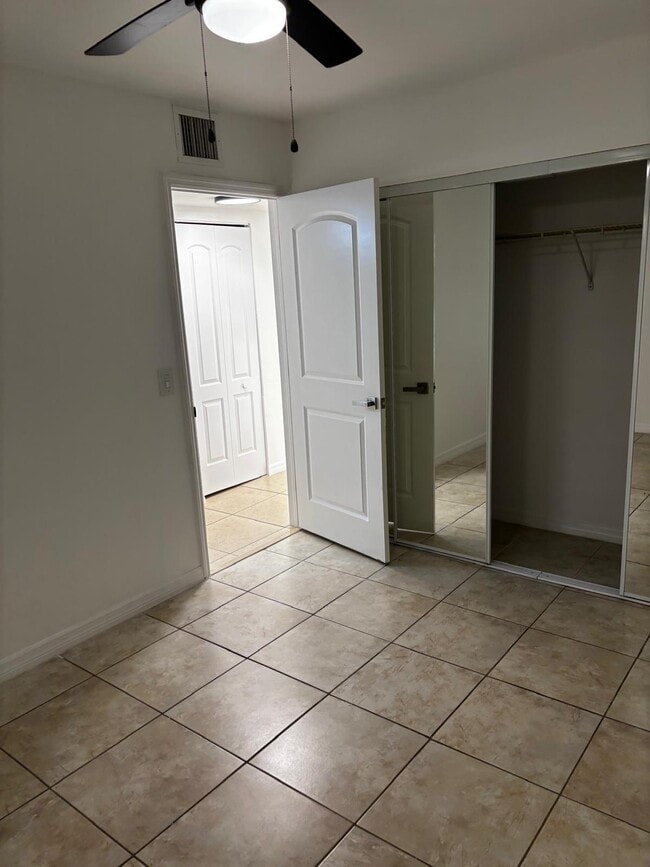 Building Photo - 1515 Lake Crystal Dr