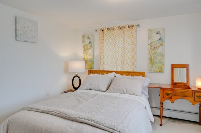 Building Photo - 1017 California Pl S