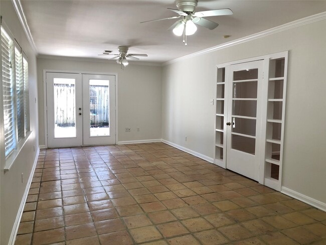 Building Photo - 1234 Gardenia Dr