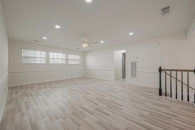 Building Photo - 1015 Sugar Lakes Dr