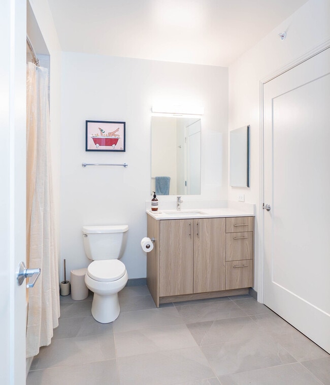 Building Photo - 350 N Canal St