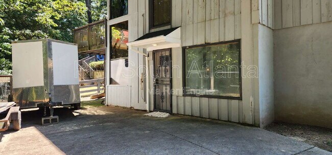 Building Photo - 6584 Walker Rd