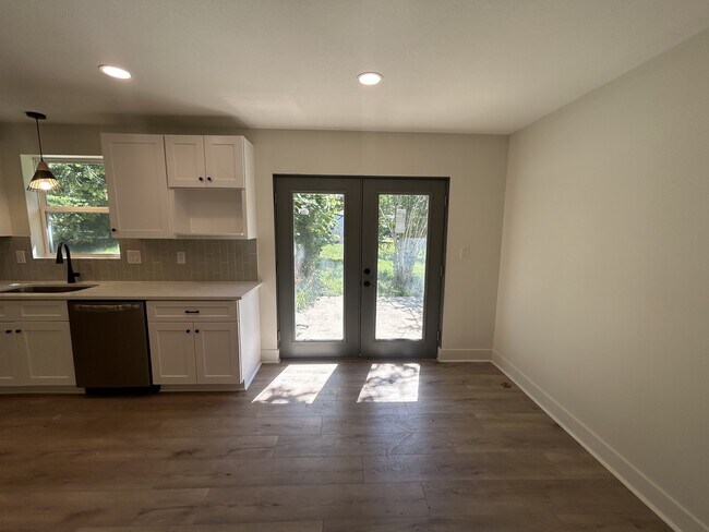 Building Photo - 1783 Warfield Dr