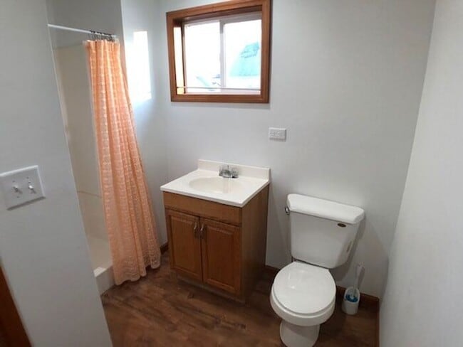 Building Photo - Adorable 1 Bedroom Home in Niles