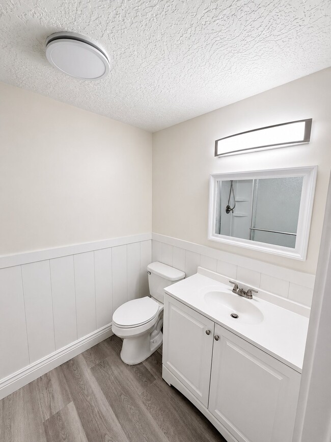 Building Photo - 15096 S Vernal Cove