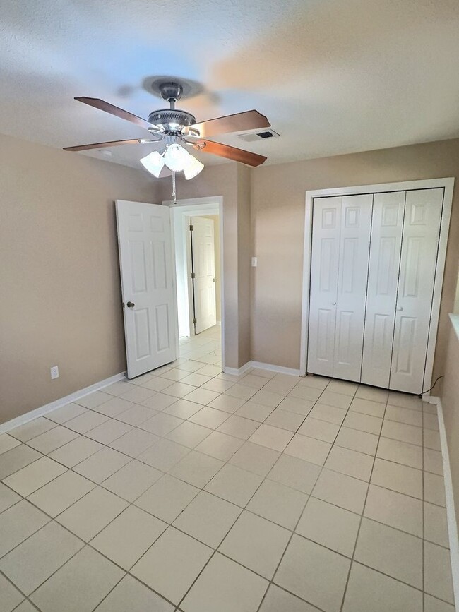 Building Photo - 3 Bedroom 1.5 Bathroom home in Ocean Springs School District