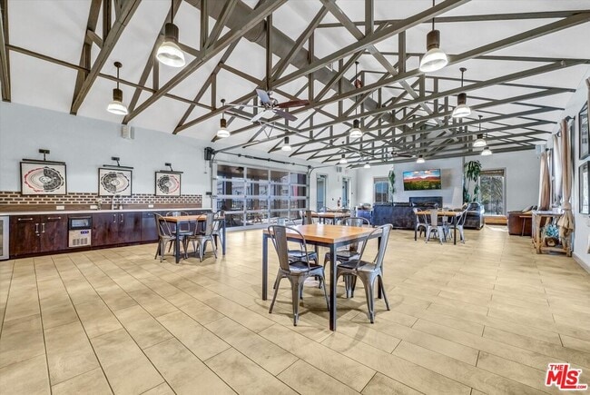 Building Photo - 4102 S Limecrest Paseo