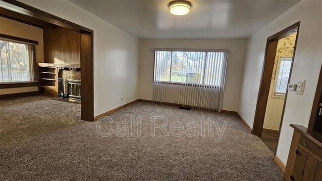 Building Photo - 12019 E Valleyway Ave