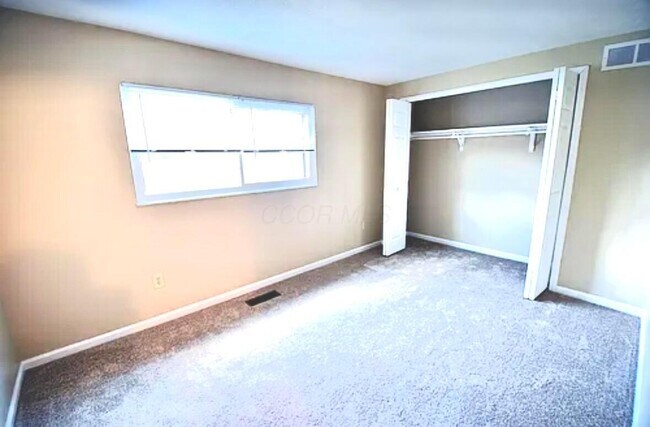 Building Photo - 20 King Arthur Ct