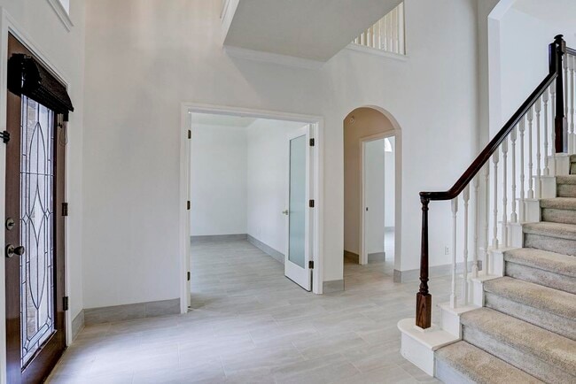 Building Photo - 5634 Heather Run Dr