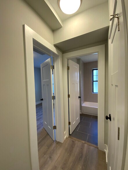 Building Photo - 1128 Maple Ave