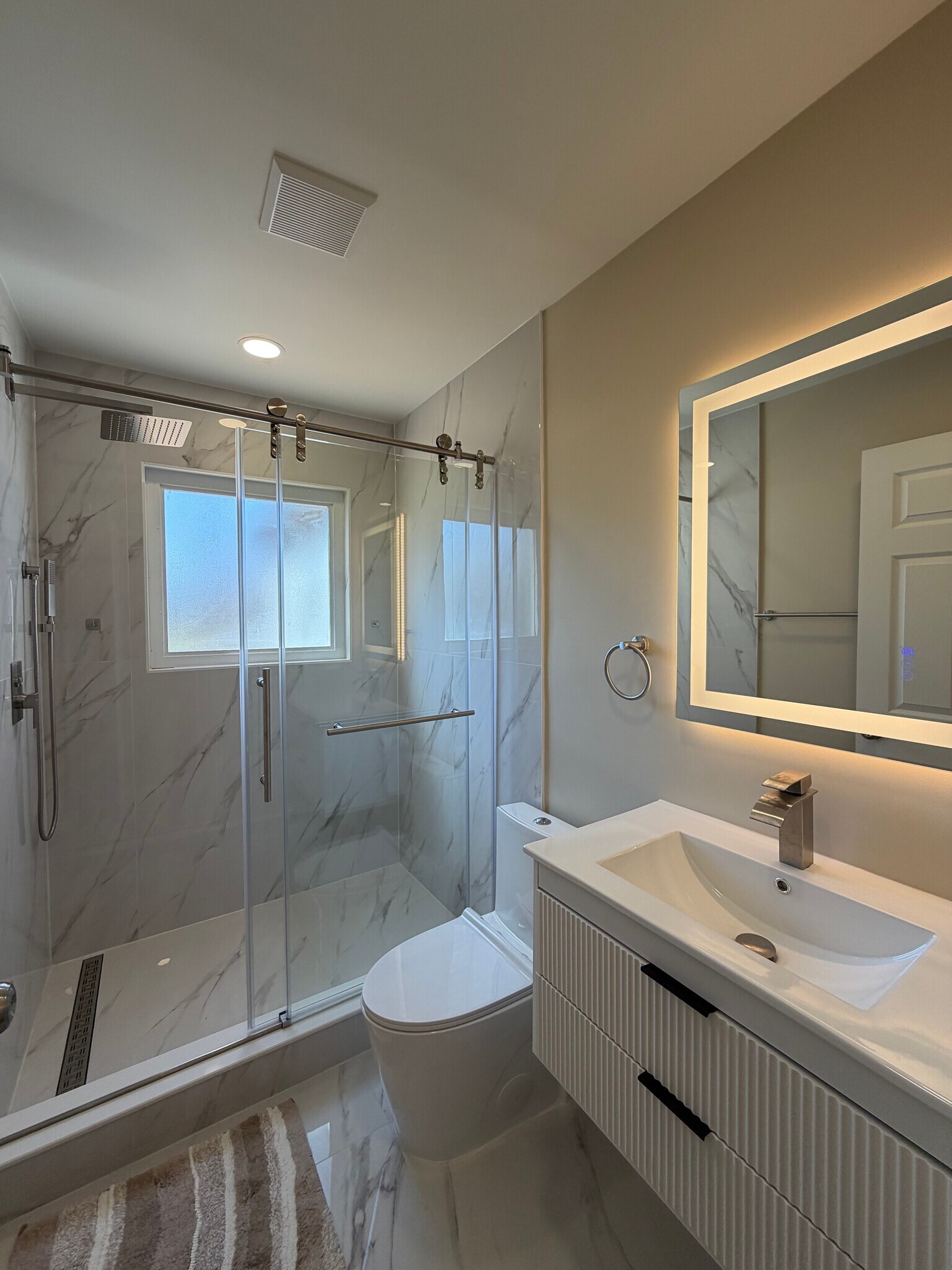 Building Photo - 6524 Greenleaf St