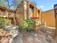 Building Photo - 233 Crown Oaks Way