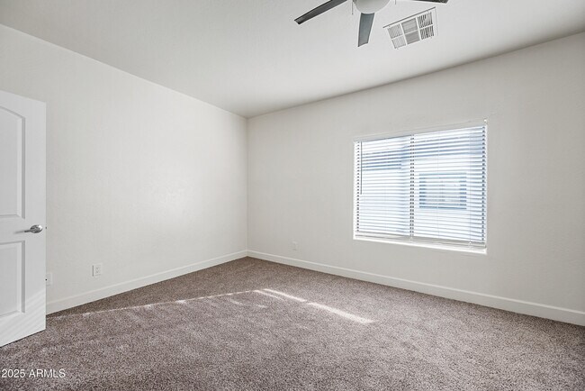 Building Photo - 4608 W Maryland Ave