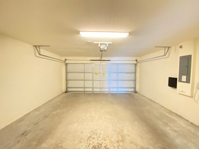 Building Photo - 188 Foxtail Loop