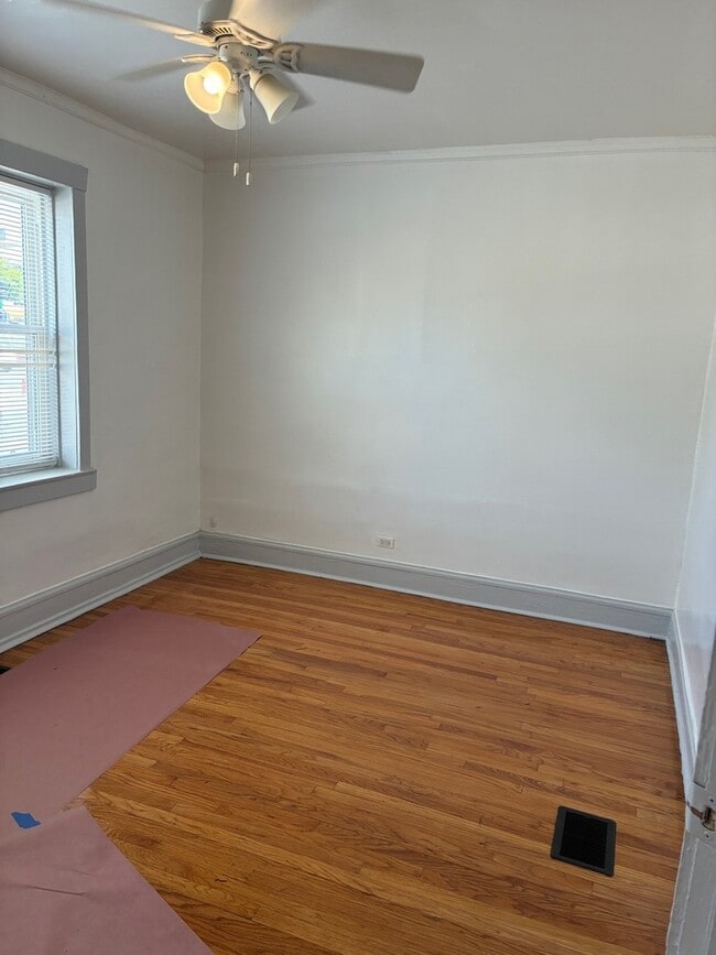 Building Photo - 1206 N Laramie Ave