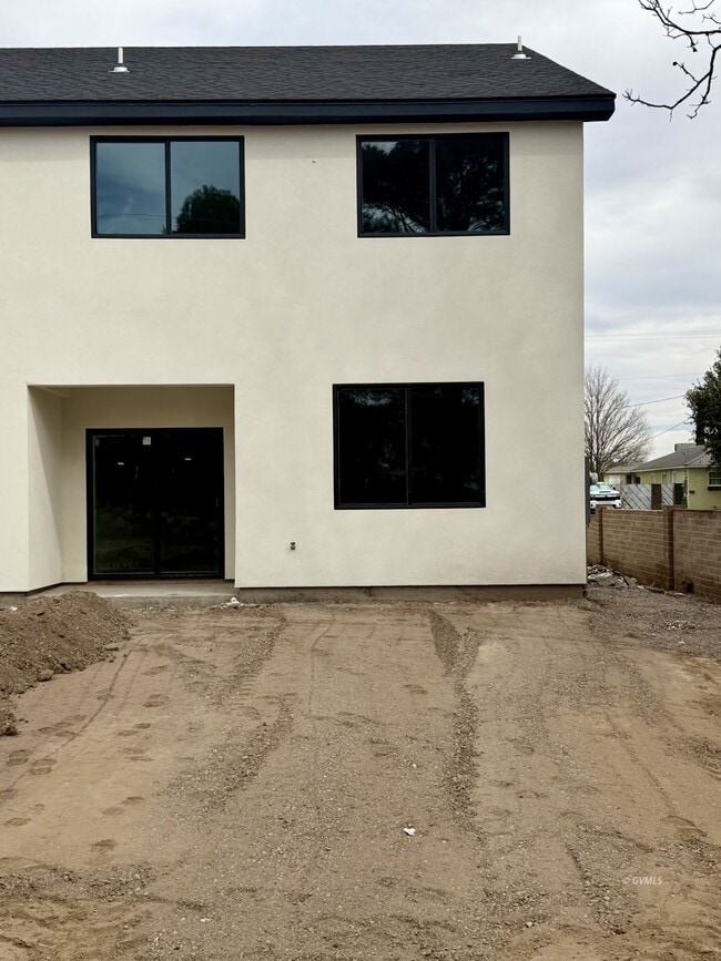 Building Photo - 1204 S Central Ave