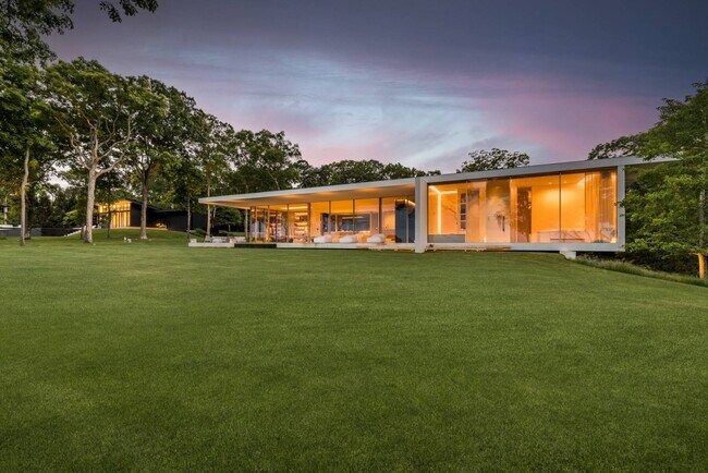 Building Photo - 20-22 Hedges Banks Dr