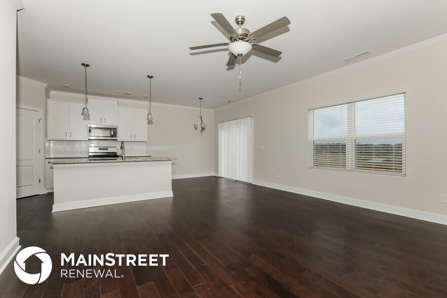 Building Photo - 2127 Vecchio Dr