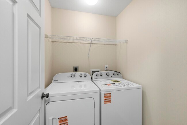 Building Photo - 1611 Quazar Rd