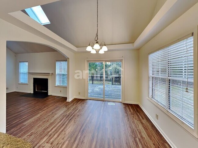 Building Photo - 6536 Arvington Way