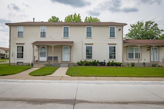 Primary Photo - 35243 Turner Dr