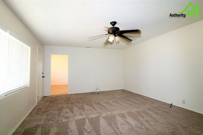 Building Photo - 21627 7 Lakes Rd