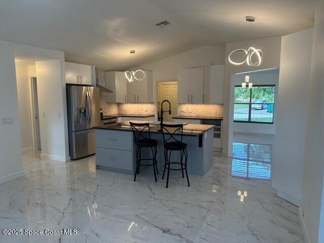 Building Photo - 300 Island Oaks Pl