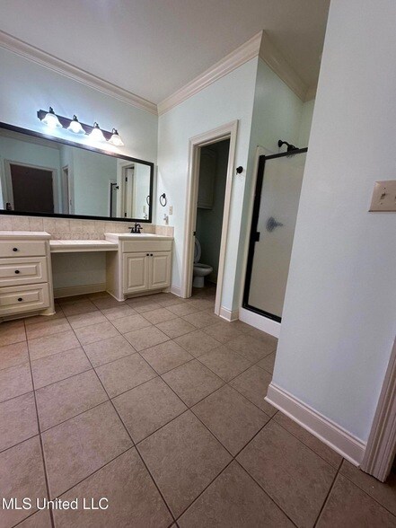 Building Photo - 101 Cedar Green Cove