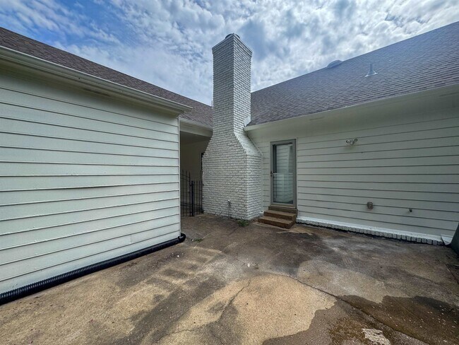 Building Photo - 347 Dove Valley Rd