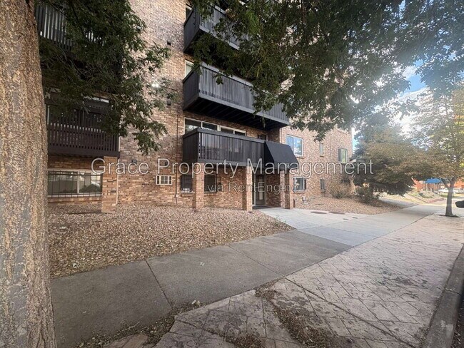 Building Photo - 65 N Clarkson St