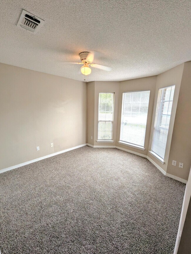Building Photo - 9451 Pine Lily Ct