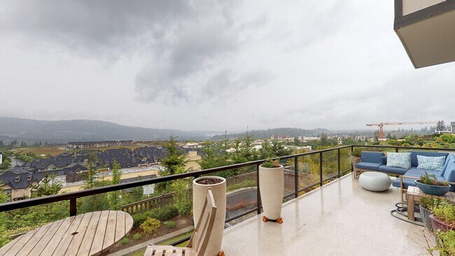 Building Photo - Issaquah highlands 5 bedroom plus Den and 5.5 bathroom newer home with a lot of amenities!!!  A m...