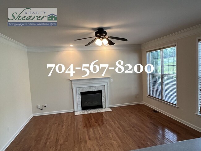 Building Photo - Larger 3 Bed + Bonus room house in desired...