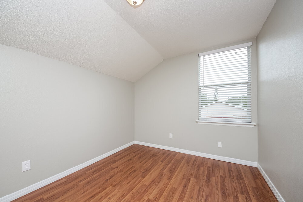 Building Photo - 9801 Red Clover Ave