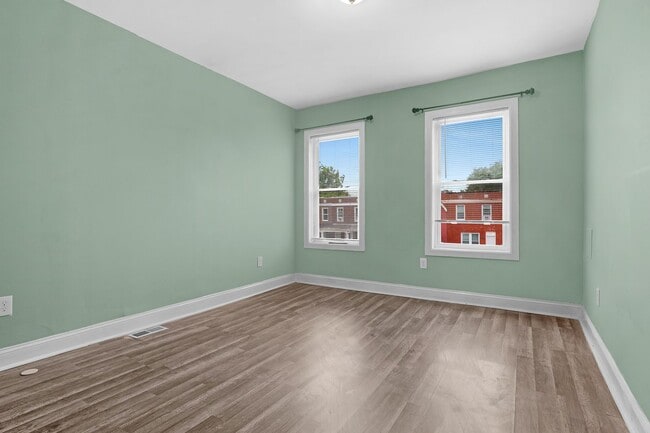 Building Photo - 3003 W Garrison Ave