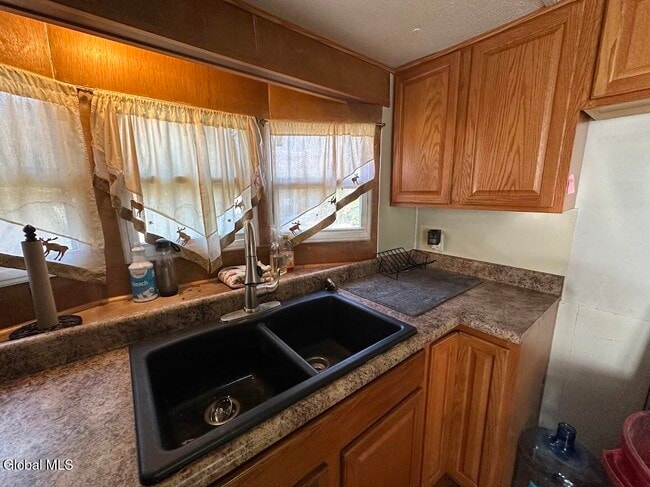 Building Photo - 98 Point Breeze Rd