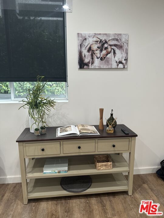 Building Photo - 124 S Croft Ave