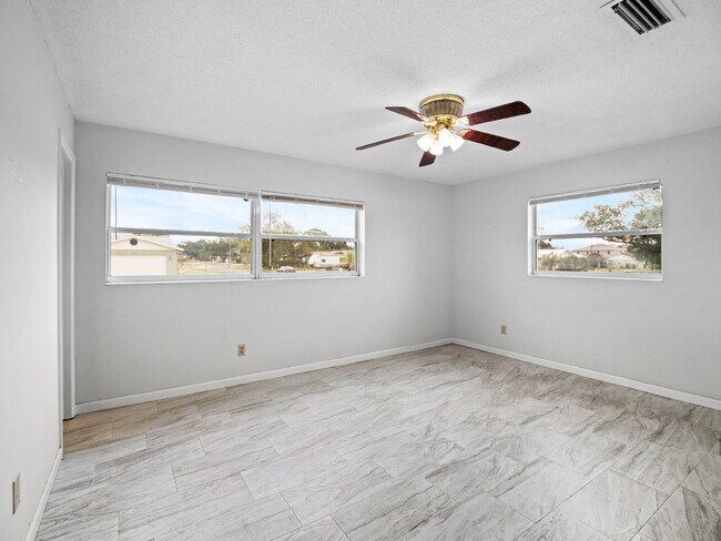 Building Photo - 905 Lisa Dr