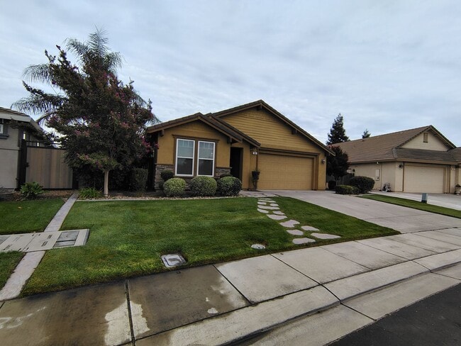 Building Photo - 880 Raccoon Valley Dr
