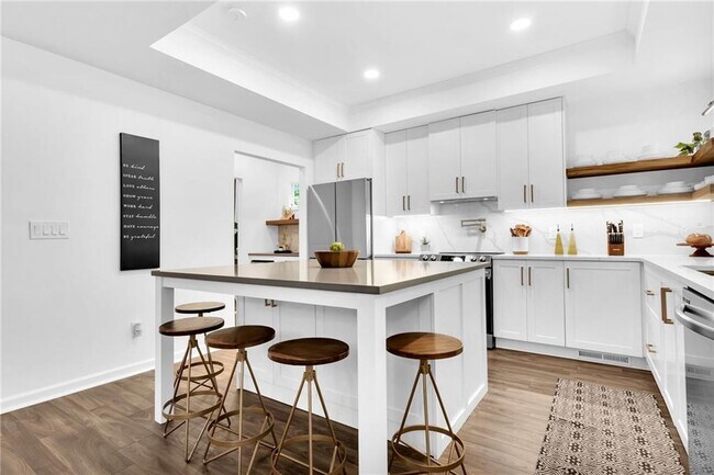 Building Photo - 3882 The Ascent NE