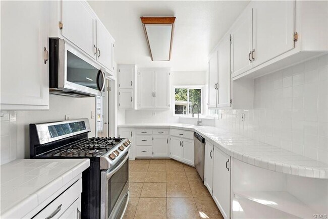 Building Photo - Charming Lakewood Home