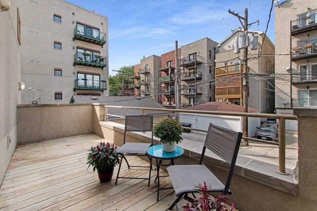 Building Photo - 3117A N Orchard St